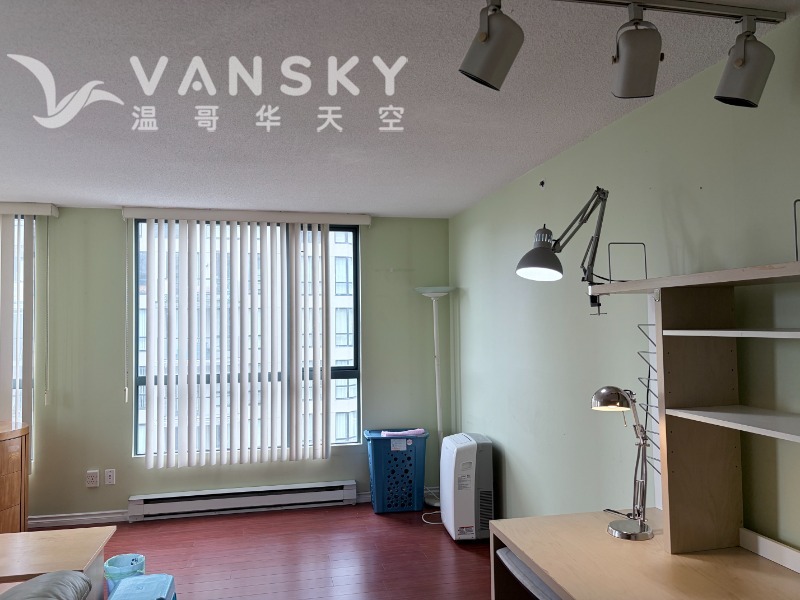 260710232324_905-828_Living  Study.JPG